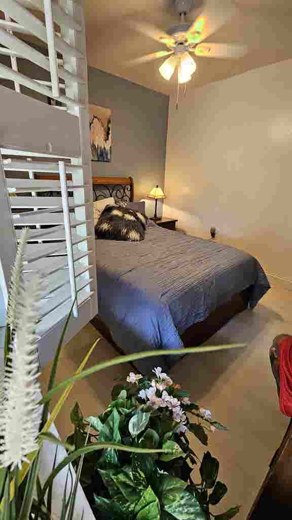 Furnished room with pvt. bathroom.