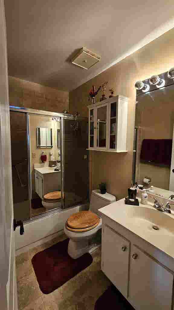 Furnished room with pvt. bathroom.