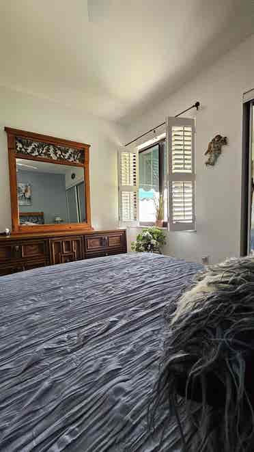 Furnished room with pvt. bathroom.