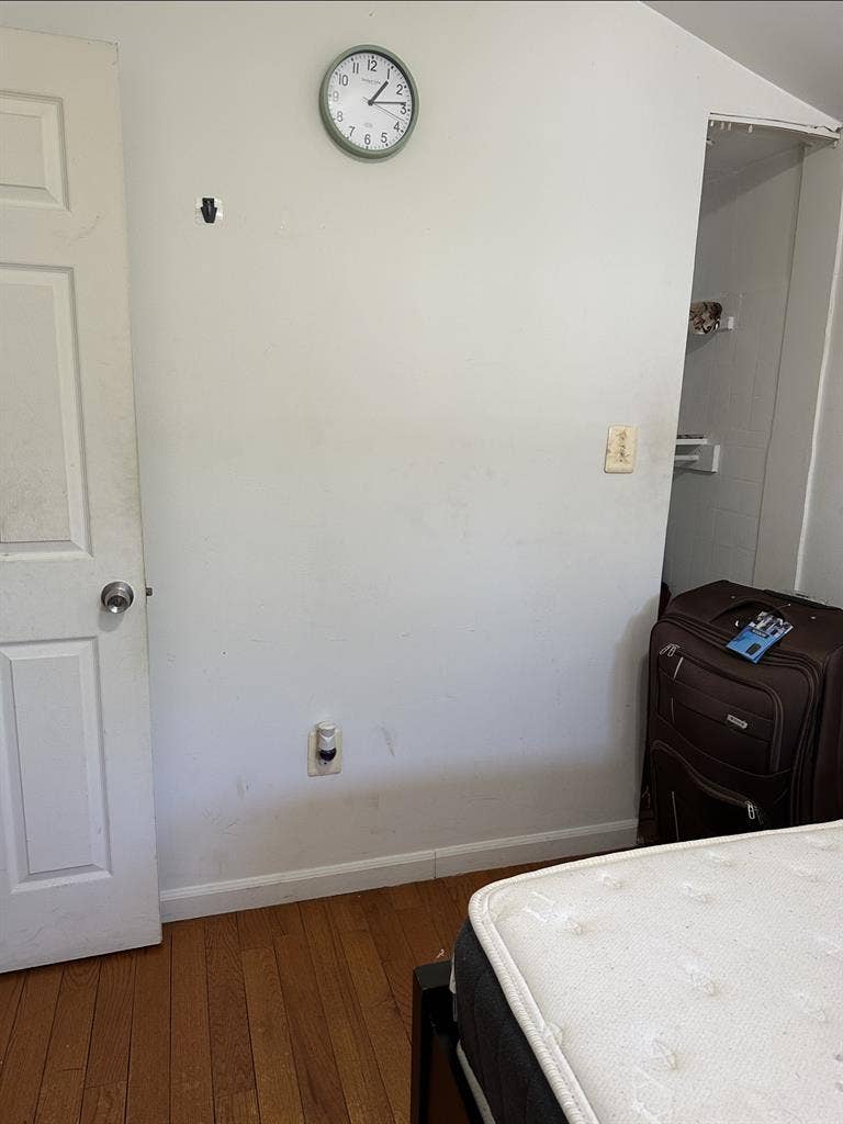 Fully Furnished Room For Rent