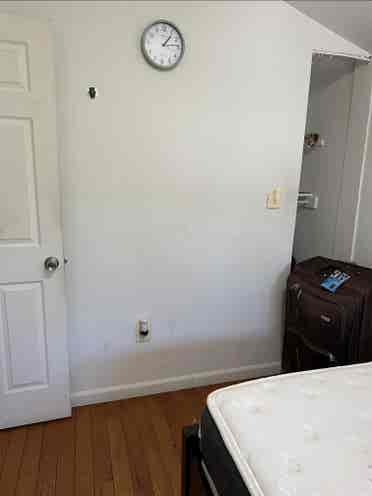 Fully Furnished Room For Rent