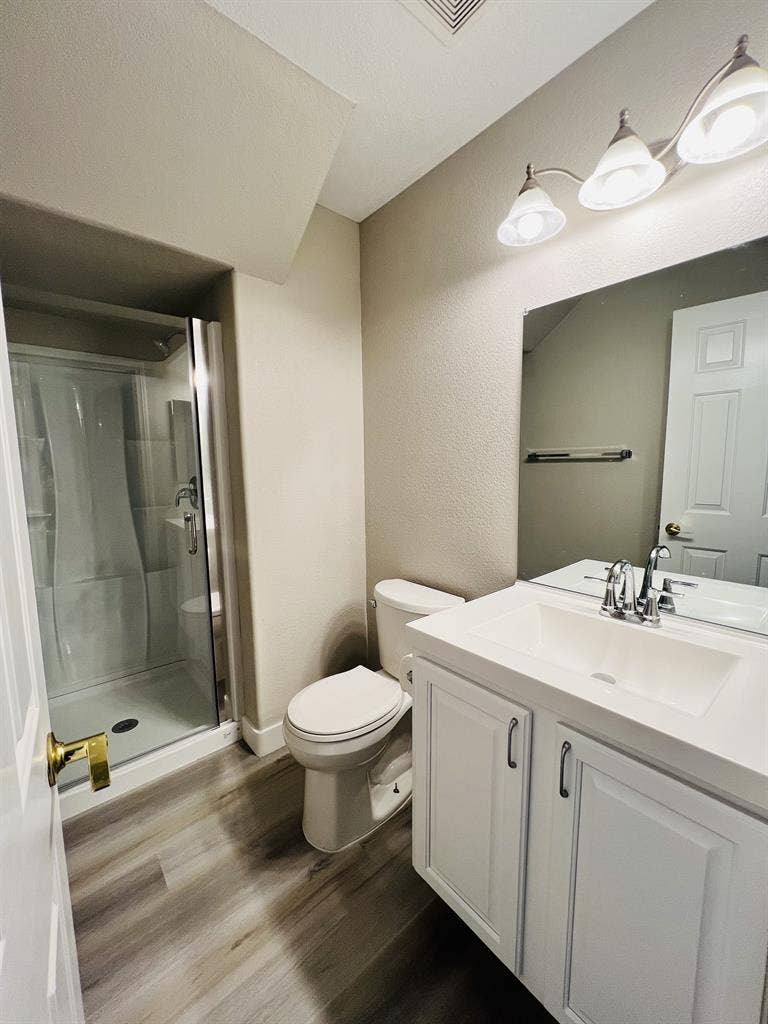 FURNISHED, UTILITIES WIFI INCLUDED