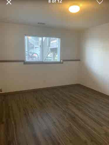 Looking for 2 female roommates