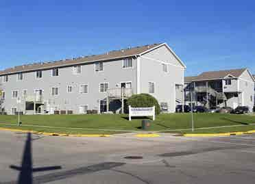 Looking for 2 female roommates