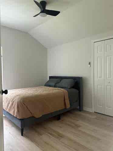 Spacious Room for Rent