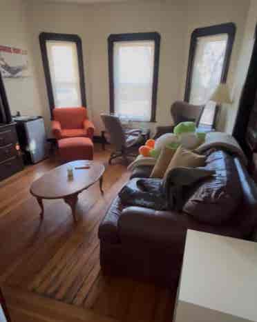 Sublet in Sommerville!