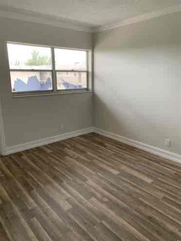 I’m looking for a roommate