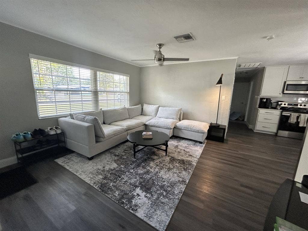 Room For Rent On Coquina Key