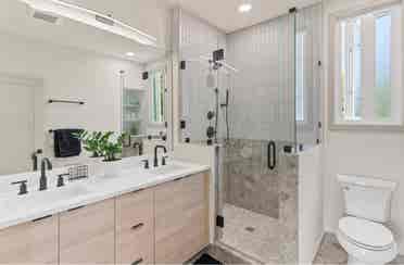 Charming Private Carriage House
