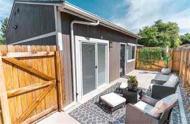 Charming Private Carriage House