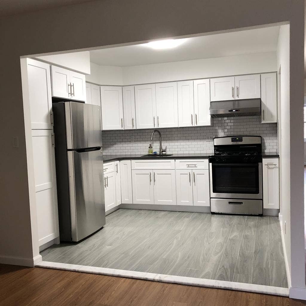 Room for Rent - Woodside NY