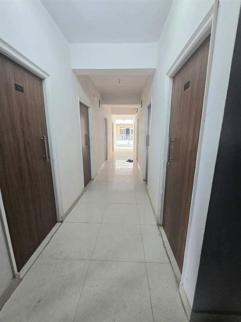 Sharing Studio Room available