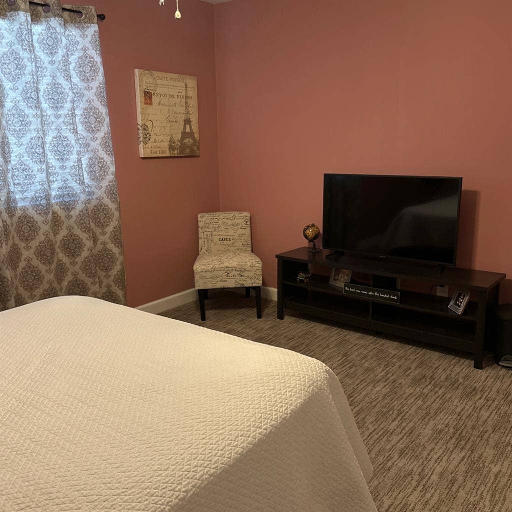 Fully furnished room for rent