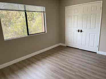 2 rooms to rent in Riverside