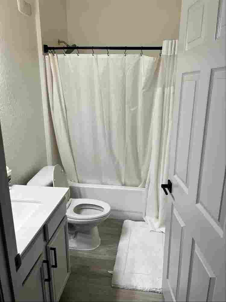 Room and Bathroom for rent