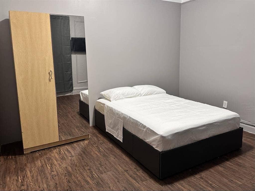 Bedroom Available in the Bronx