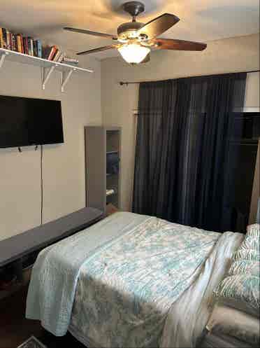 Private Downstairs Room Quiet Home