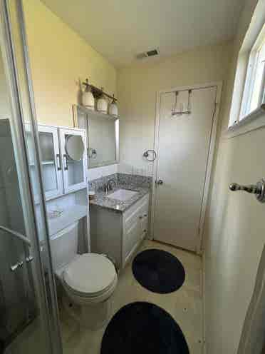 Amazing Room!! Private Bathroom!