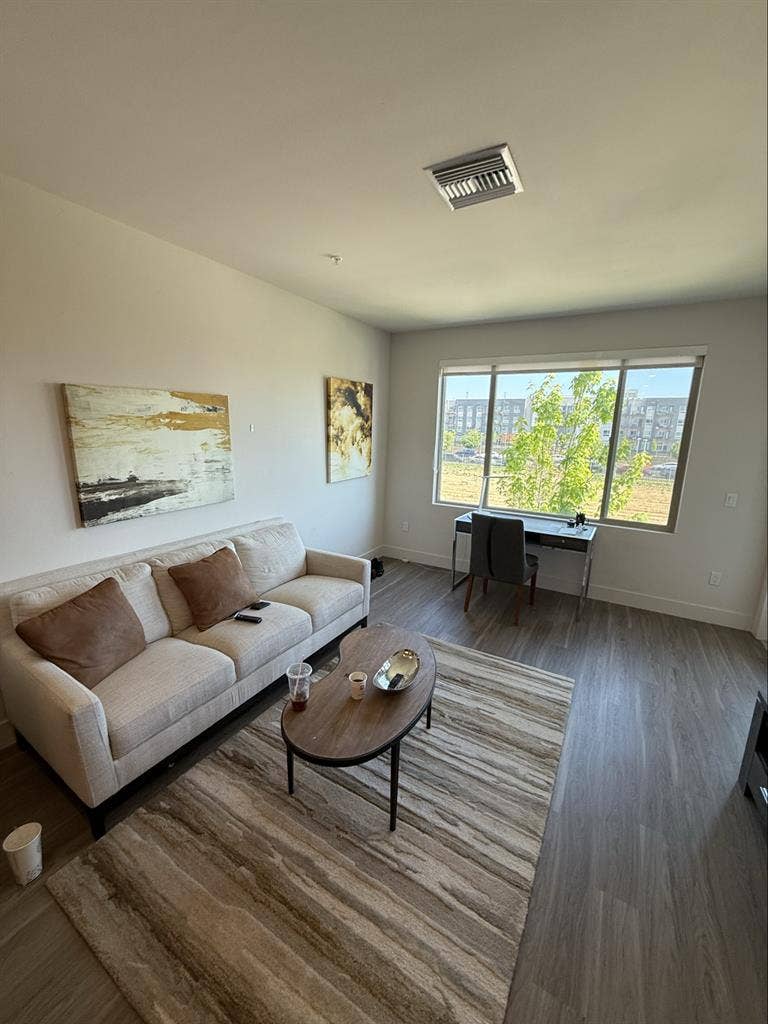 Upscale
Room in Fremont