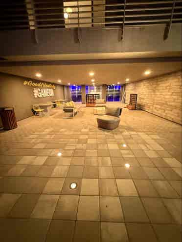 Upscale 
Room in Fremont