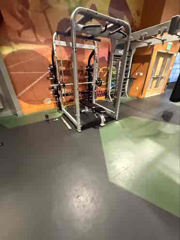 Upscale 
Room in Fremont