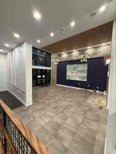 Upscale 
Room in Fremont