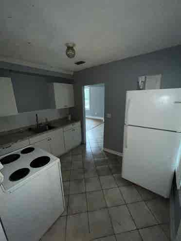 Renovated Two Bed In Riverside!