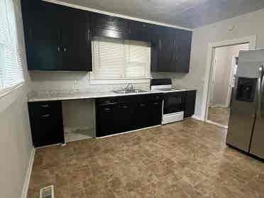 Available for immmediate move in