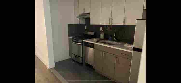 Upper East side room near trains!