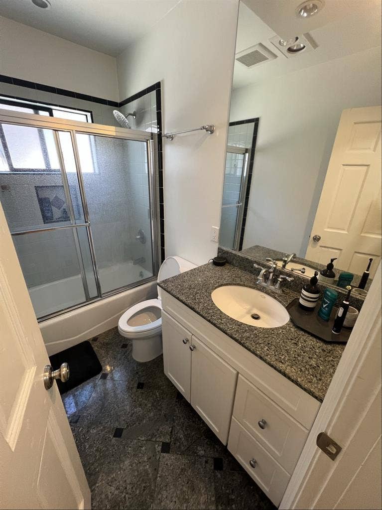 Room for rent in prime location!