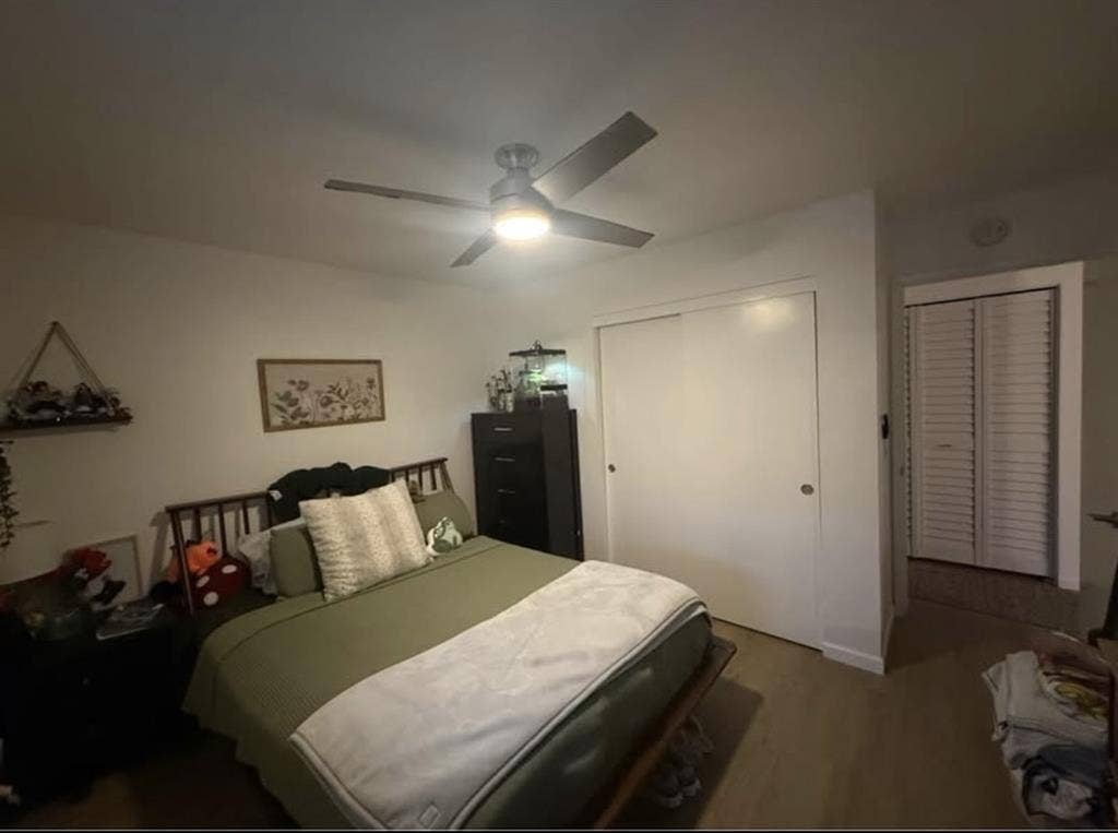 Room and private bathroom