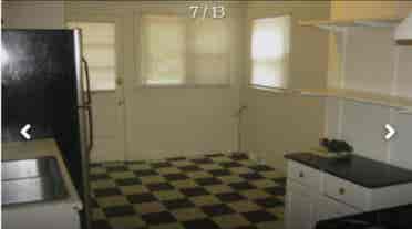 Bedroom w/ own 
bath, wlk dist.to UK