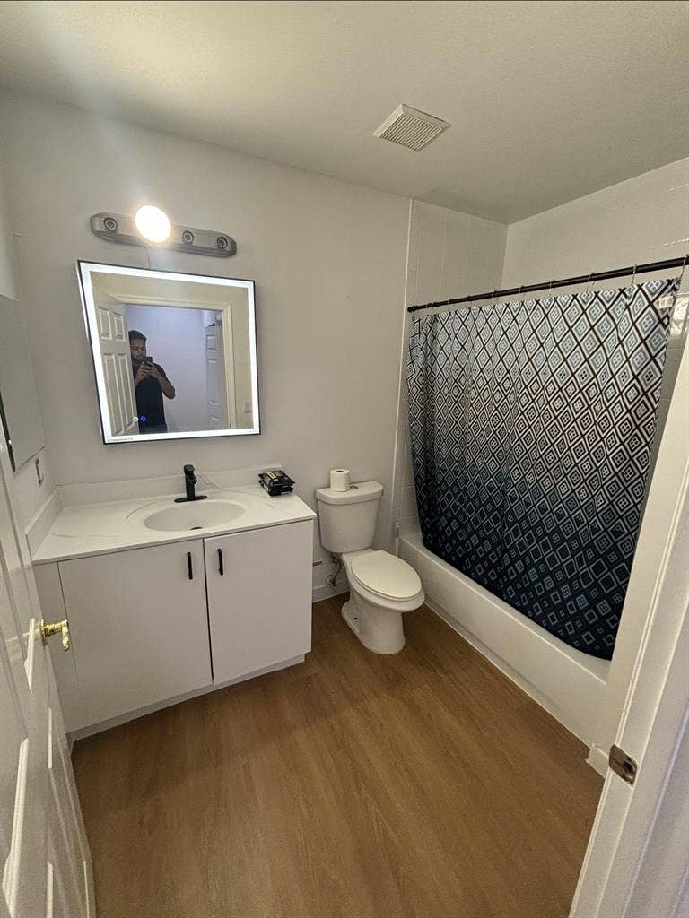 2 Fully Furnished Rooms for Rent!