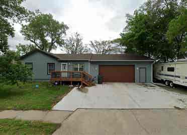 Looking for a roommate, Omaha NE