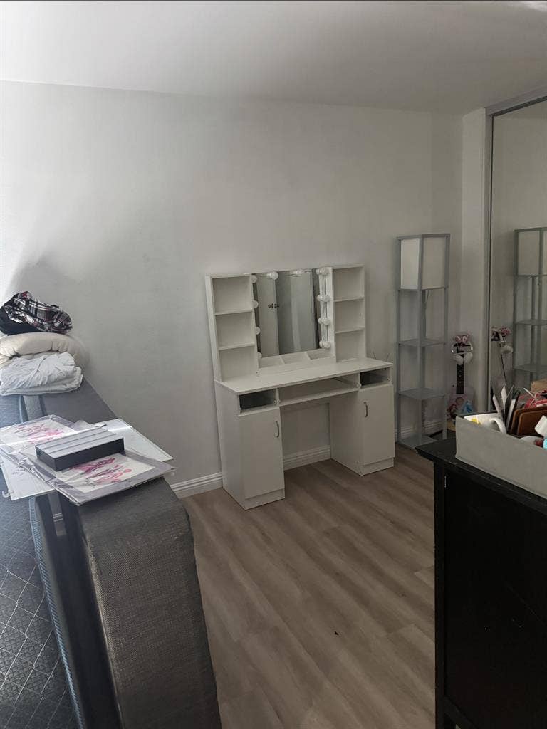 Room for rent with shared bathroom