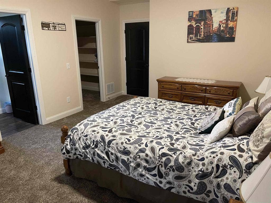 Private room + private bathroom