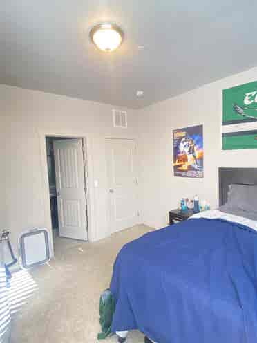 Upstairs Furnished 1 BR Apt w/ Bath