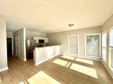 Private bdrm w priv bath-util incl