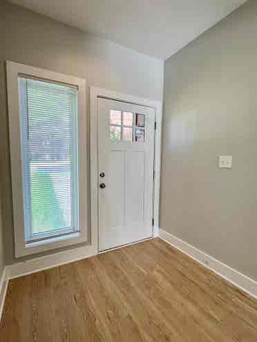Private bdrm w priv bath-util incl