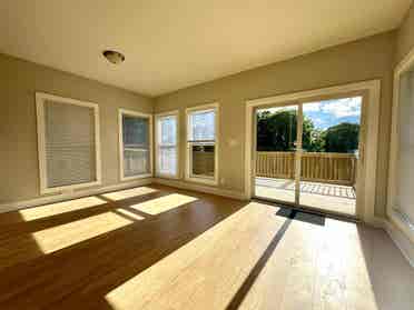 Private bdrm w priv bath-util incl