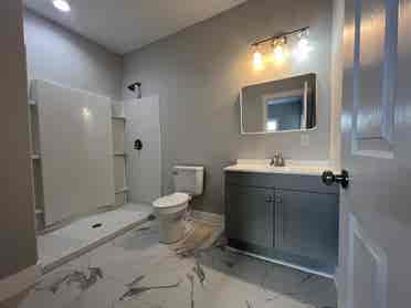 Private bdrm w priv bath-util incl