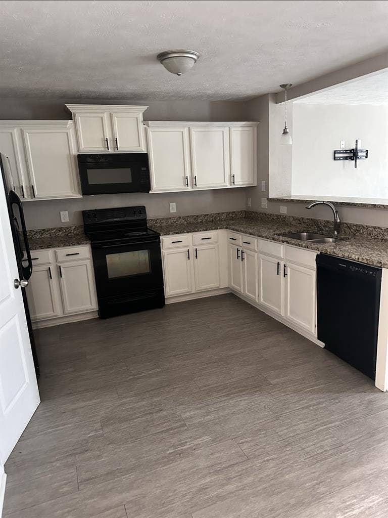 Clean new construction townhouse