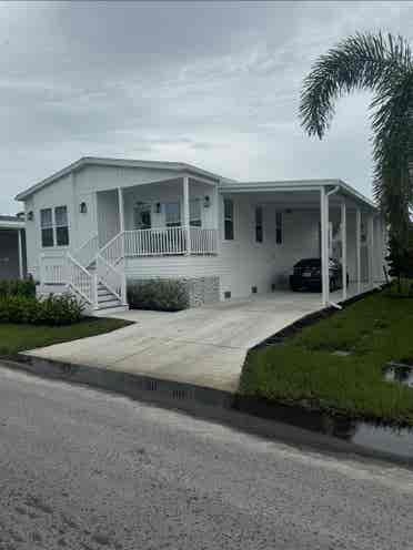 Furnished Bedroom Near Beaches