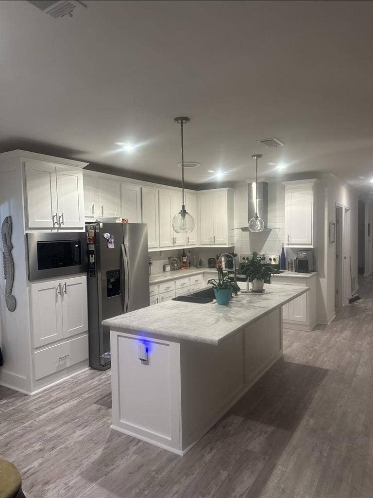 Furnished Bedroom Near Beaches