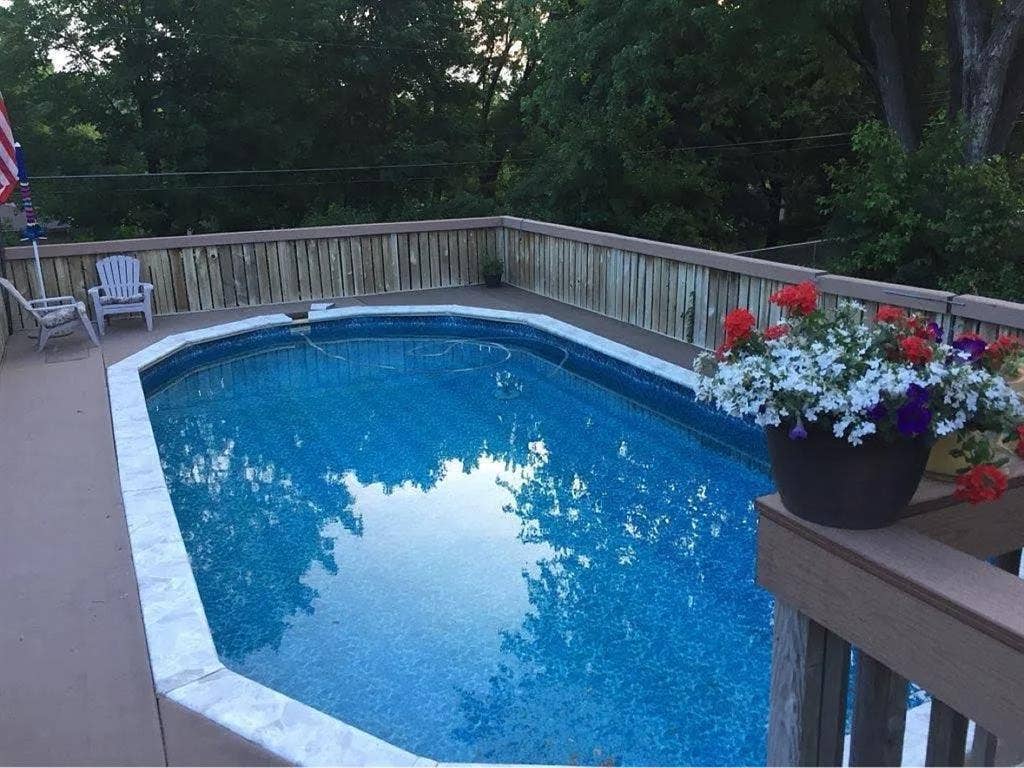 2 bedrooms available in Bloomington
