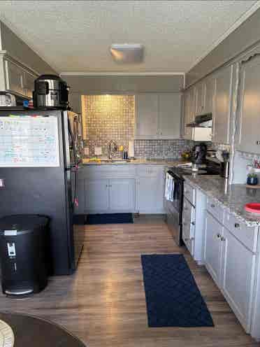 more girl roomate(s) Needed!