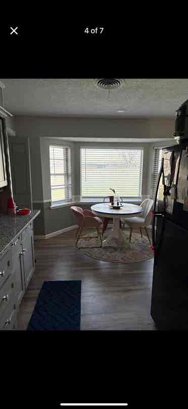 more girl roomate(s) Needed!
