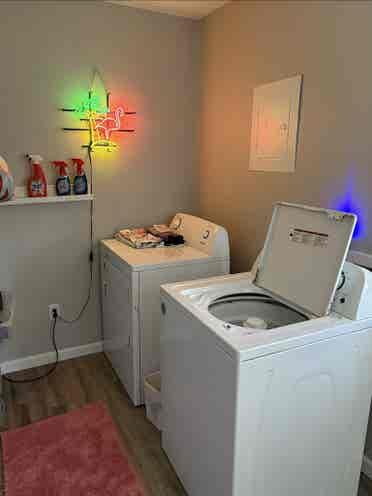 more girl roomate(s) Needed!