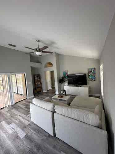 Room for immediate move in