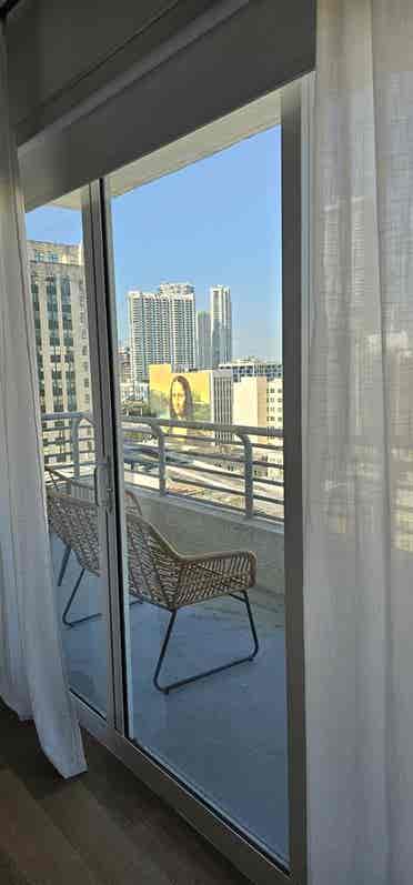 Downtown Miami Guest Suite Pool Gym
